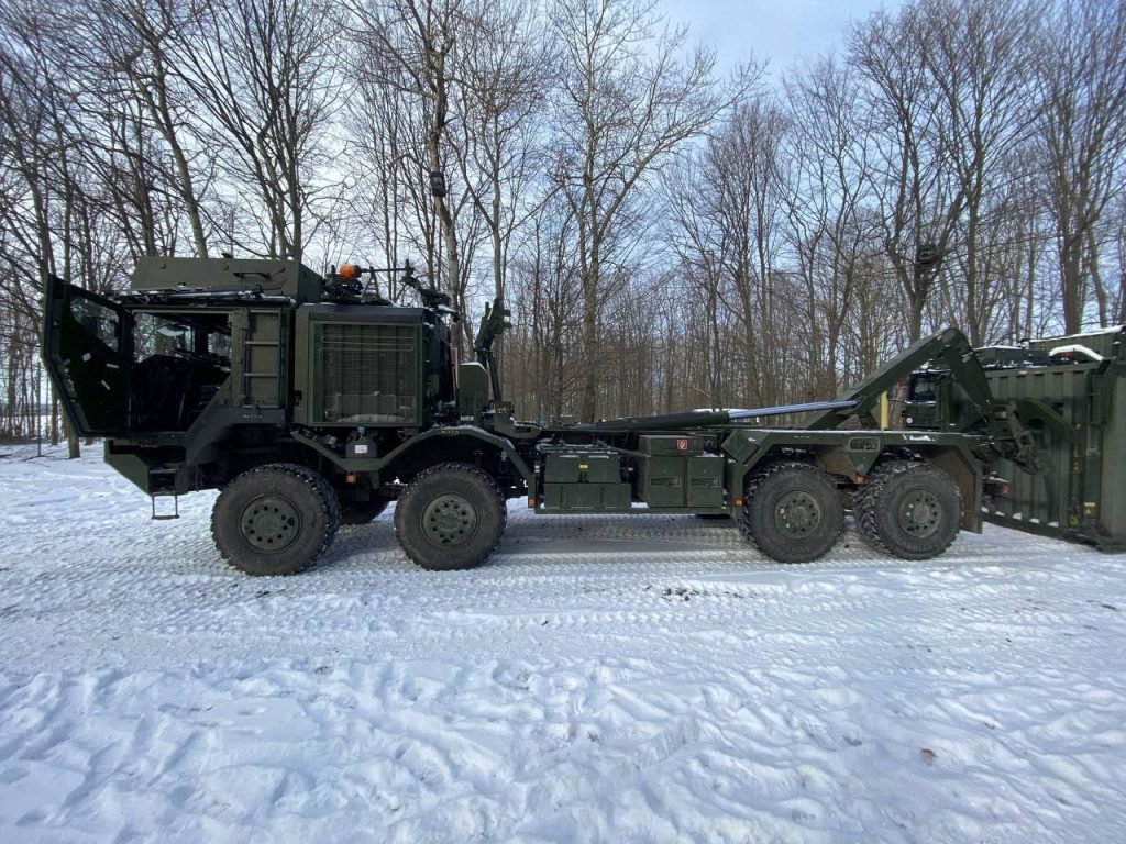 Использование украинскими военными робототехнического комплекса разминирования MV-4 производства хорватской компании DOK-ING