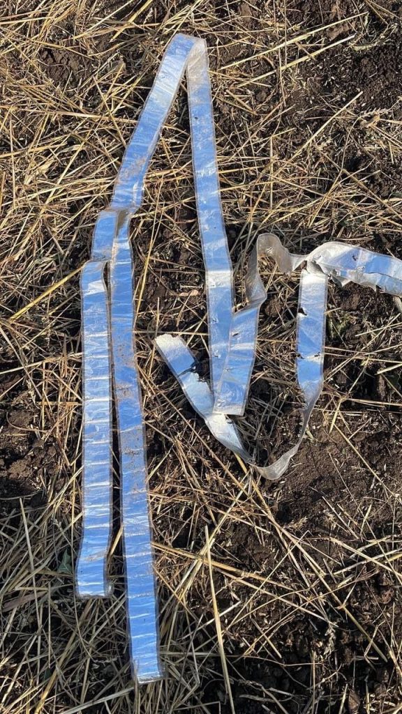 Украинские ресурсы сообщают, что российские ракеты научились отстреливать вот такие ленты, которые вводят в заблуждение западные системы ПВО