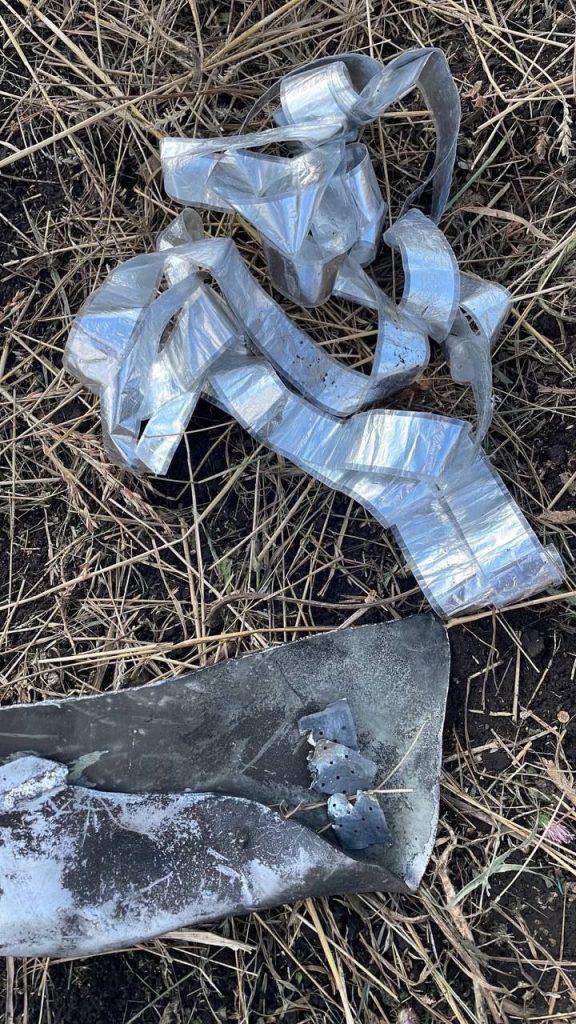 Украинские ресурсы сообщают, что российские ракеты научились отстреливать вот такие ленты, которые вводят в заблуждение западные системы ПВО