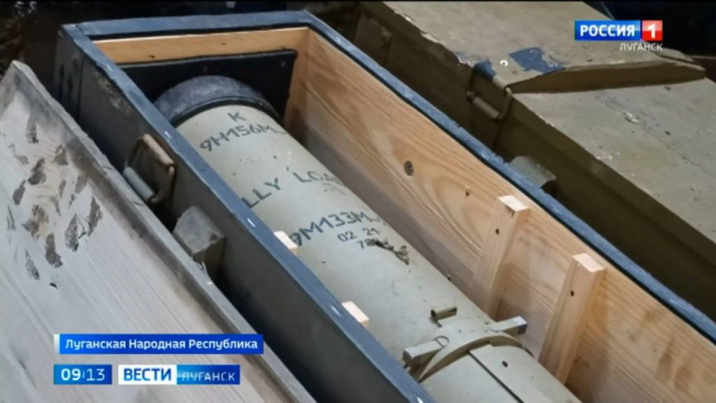 Оператор ПТРК работает ракетами 9М133М-2 с максимальной дальностью пуска 8000 метров