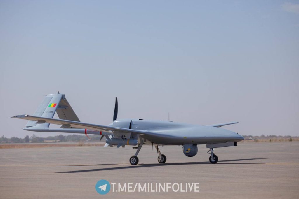 Разведывательно-ударные БПЛА Bayraktar TB2 ВВС Мали с подвешенными термобарическими бомбами MAM-L