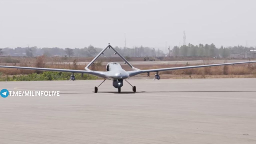 Разведывательно-ударные БПЛА Bayraktar TB2 ВВС Мали с подвешенными термобарическими бомбами MAM-L