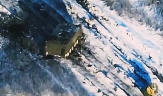 M113 - уничтожен. Северо-западнее села Новодонецкое в Донецкой области