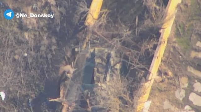 2С1 Гвоздика - поражена. Близ трассы M17, севернее пгт. Антоновка Херсонской области