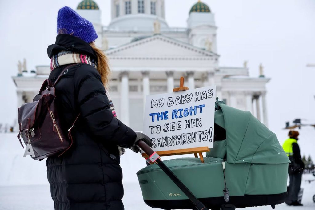 В Хельсинки прошел митинг против закрытия границ с Россией