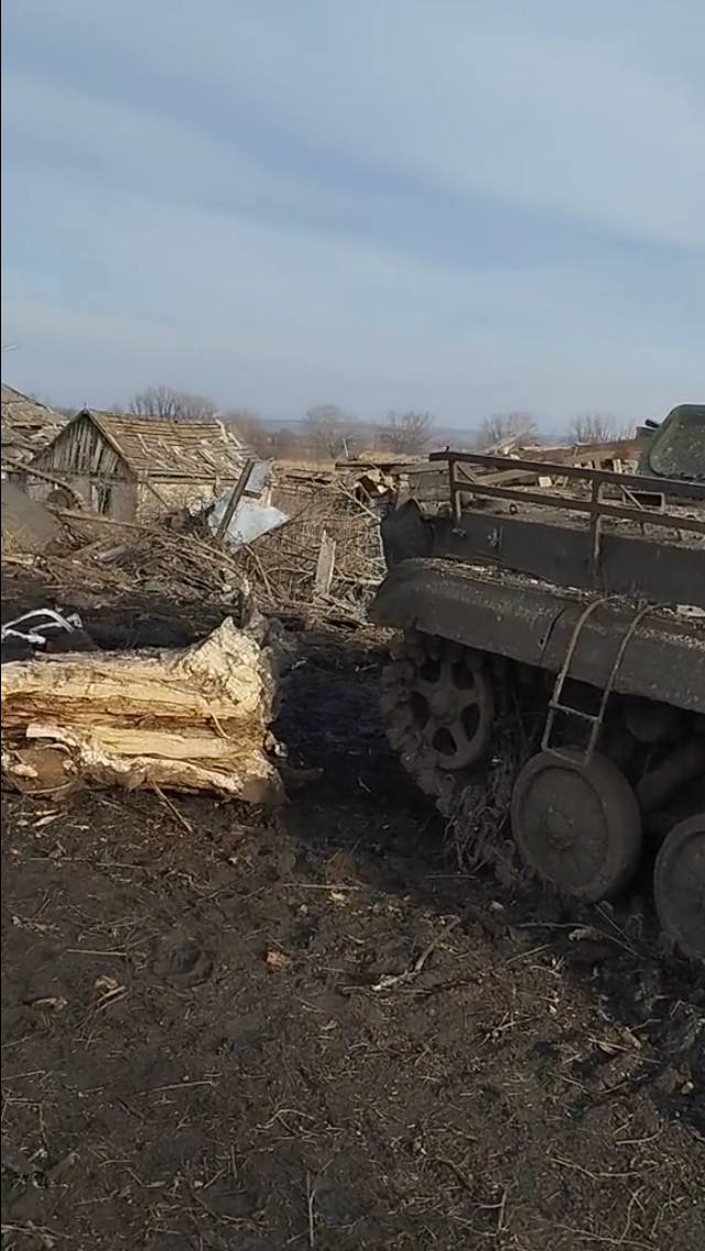 БМП-1 - уничтожена. Близ с. Торское Донецкой области