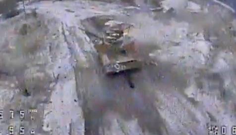 Т-64БВ - уничтожен. Близ трассы T0505, южнее города Часов Яр Донецкой области
