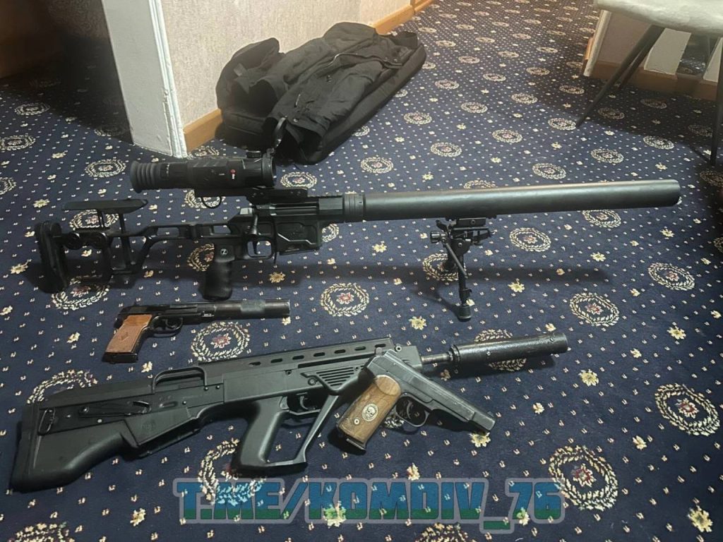 Снайпер из 76-й десантно-штурмовой дивизии ВДВ с позывным «Палач» сбил из винтовки Lobaev Arms TSVL-8 М4 «Антиматерия» два гексакоптера («Баба Яга») ВСУ