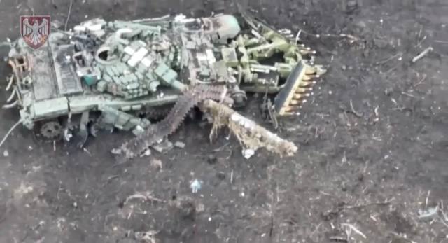Т-72М1 - поврежден и брошен