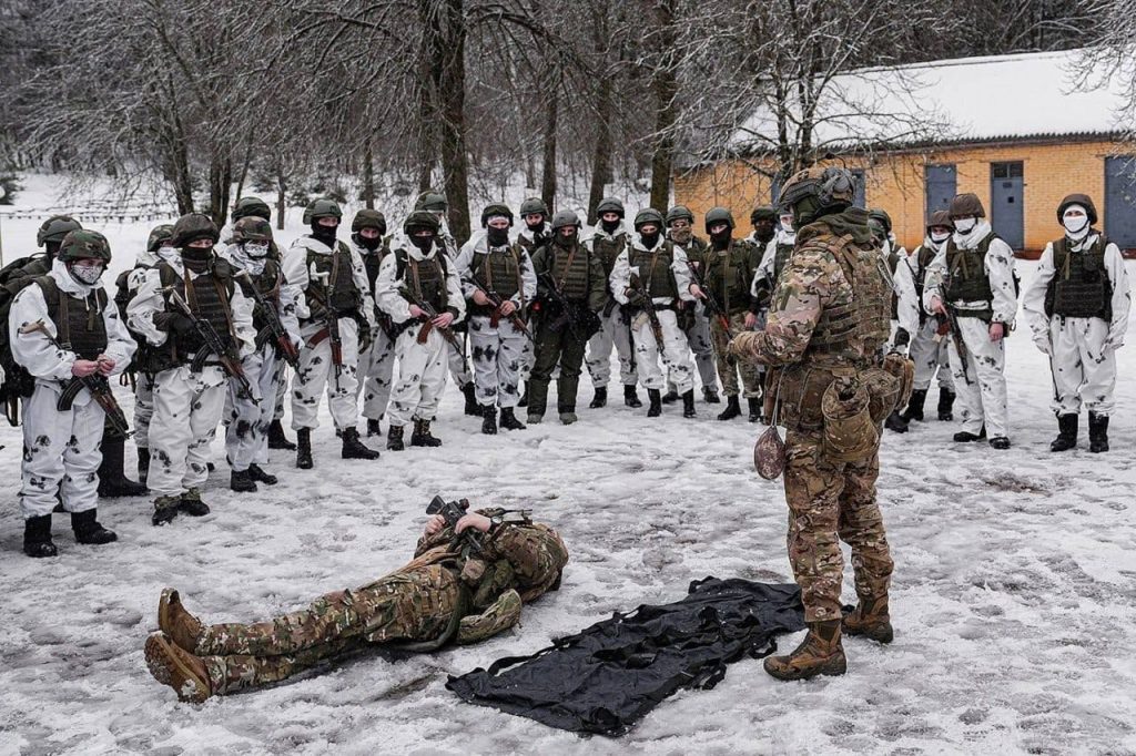 Процесс обучения медиками «Вагнера» бойцов внутренних войск МВД Беларуси