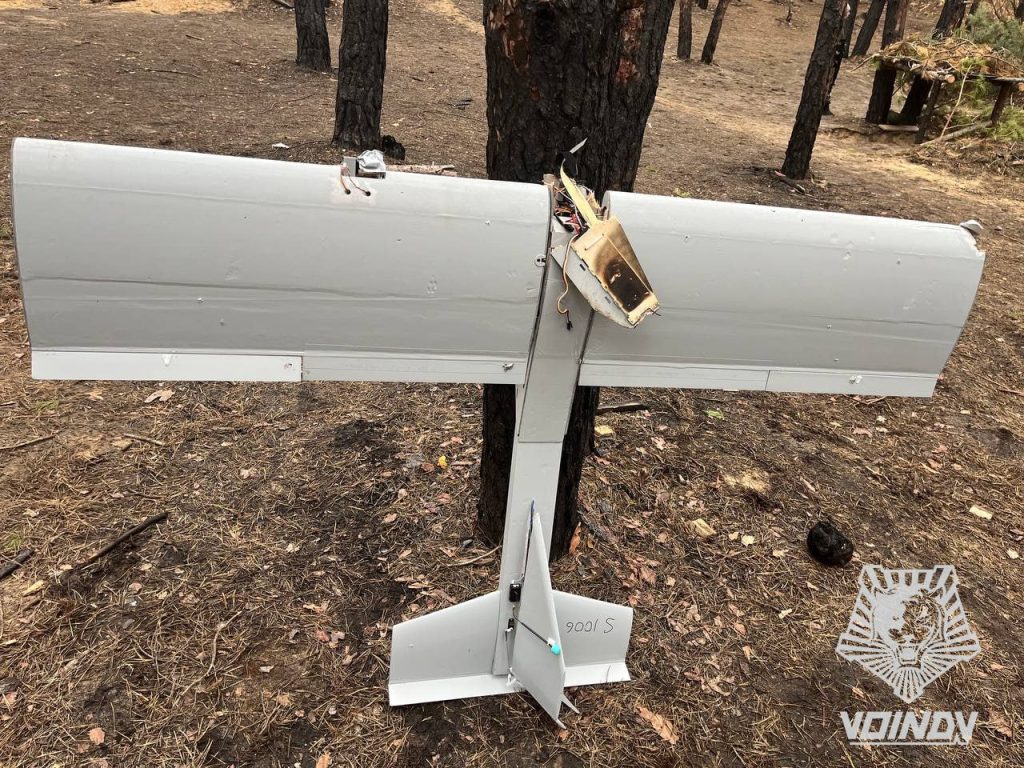 На ряде участков Южно-Донецкого направления противник начал активно применять БпЛА самолетного типа с зарядом взрывчатого вещества