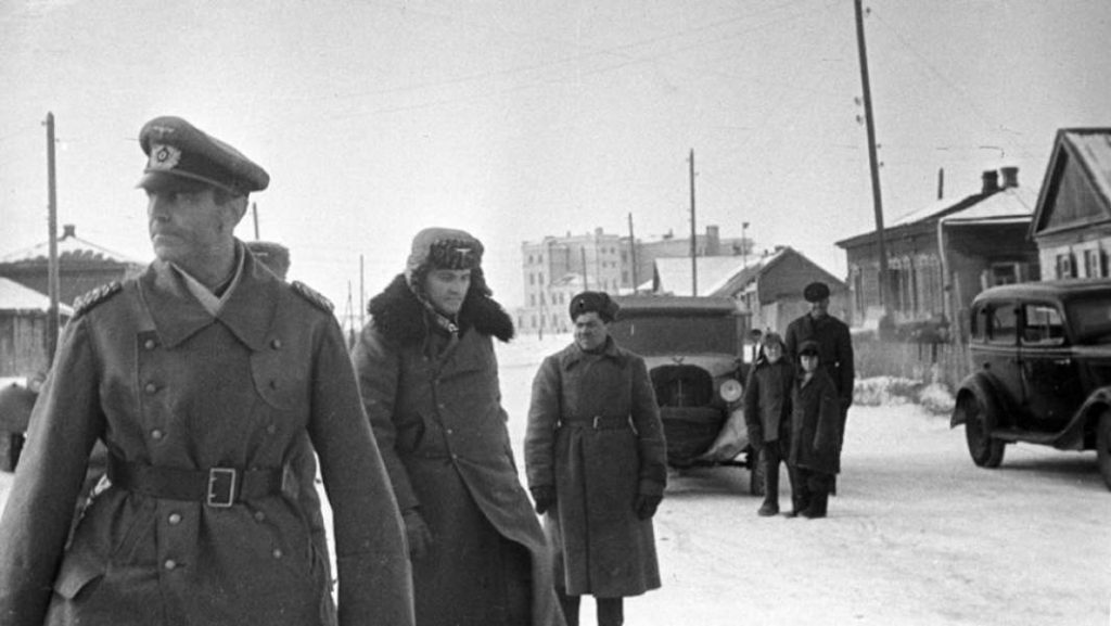31 января 1943 года в Сталинграде принят ультиматум советского командования о немедленном прекращении огня и о полной капитуляции южной группы немецких войск. Капитуляция немецкой армии