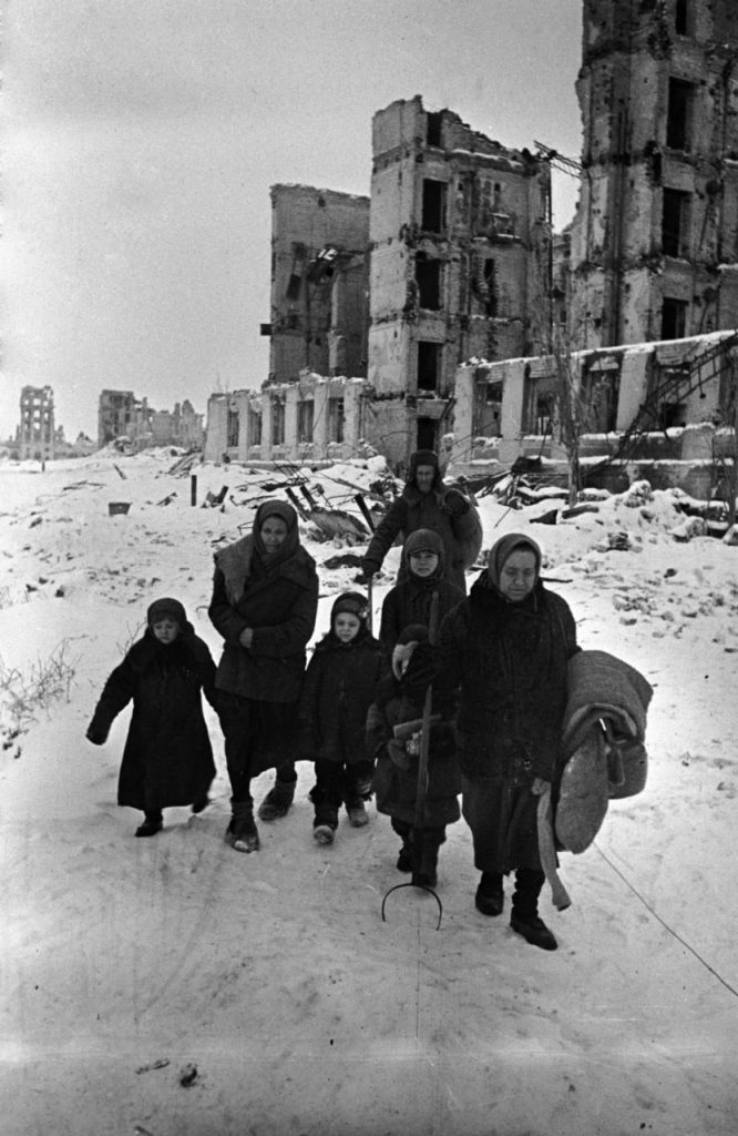 31 января 1943 года в Сталинграде принят ультиматум советского командования о немедленном прекращении огня и о полной капитуляции южной группы немецких войск. Капитуляция немецкой армии