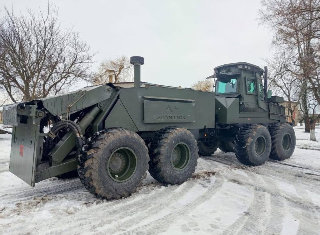 Шведская бронированная колесная машина разминирования ScanJack 3500 появилась на вооружении украинской армии