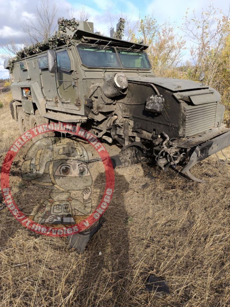 Бронеавтомобиль З-СТС «Ахмат» после подрыва на противотанковой мине