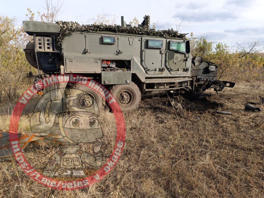 Бронеавтомобиль З-СТС «Ахмат» после подрыва на противотанковой мине