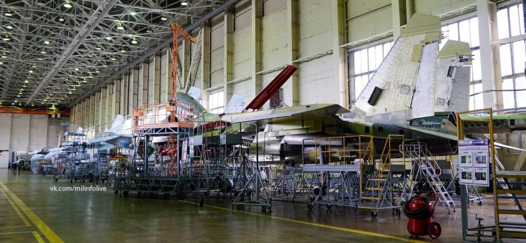 Су-27СМ3 для ВВС(ВКС) России в цехах КнААЗ. Архив.