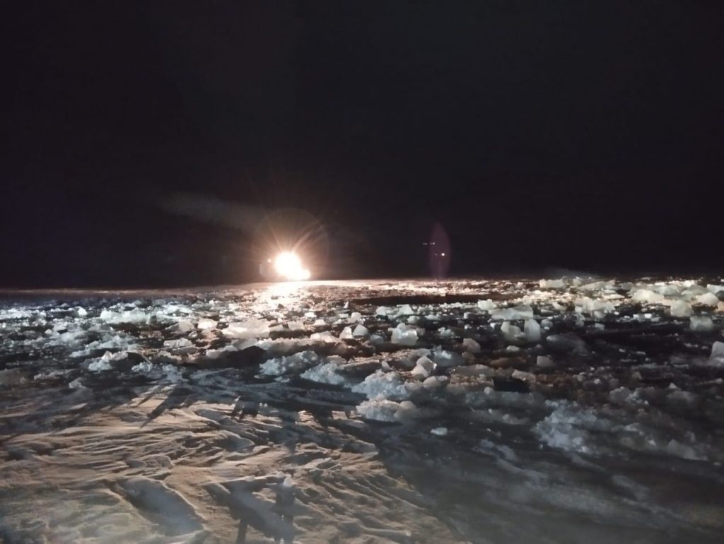Появились кадры с места крушения вертолёта Ми-8