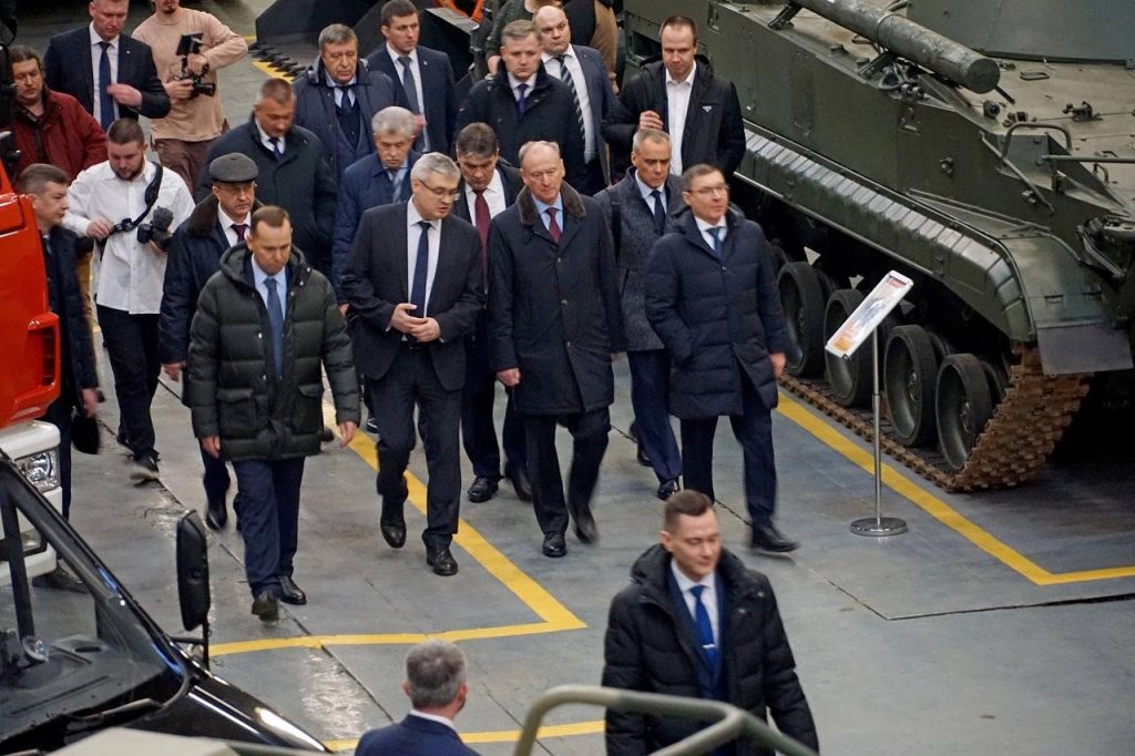 Кадры посещения секретарем СБ РФ Николаем Патрушевым Курганмашзавода