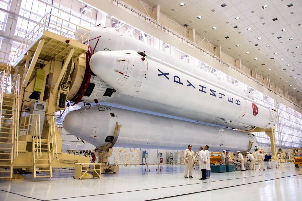 На космодроме Восточный завершена сборка "пакета" ракеты "Ангара-А5"