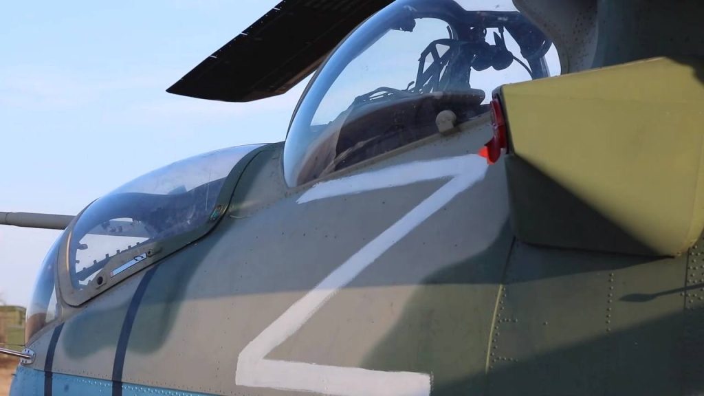 Ударный вертолёт Ми-35М с БКО Л-370 «Витебск» армейской авиации ВКС РФ в зоне проведения СВО. Военный Осведомитель