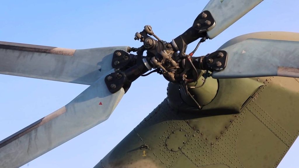 Ударный вертолёт Ми-35М с БКО Л-370 «Витебск» армейской авиации ВКС РФ в зоне проведения СВО. Военный Осведомитель