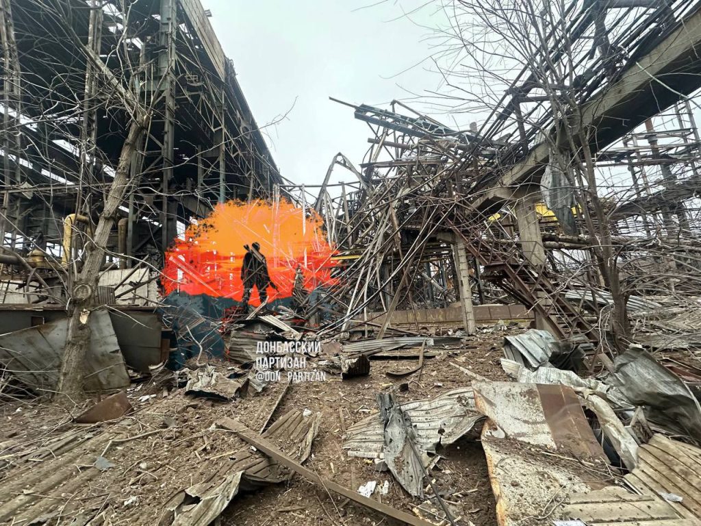 Кадры последствий ударов по территории ЧАО «НКМЗ» в Краматорске