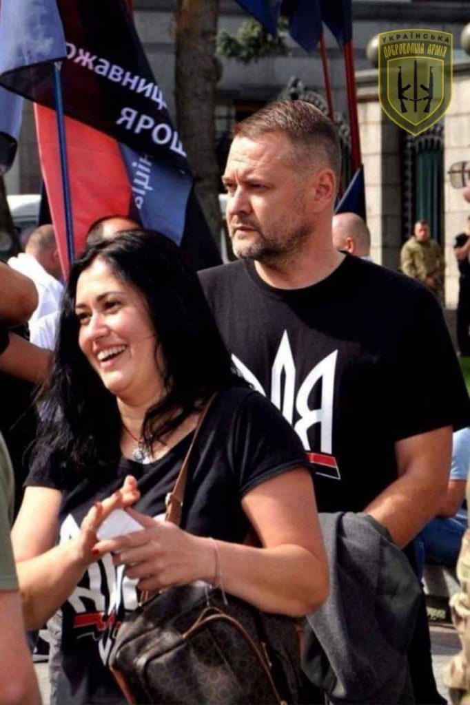 В Одесской области была взорвана машина "Украинской добровольческой армии", в которой находился активист "Правого сектора" Альберт Кручинин вместе с женой