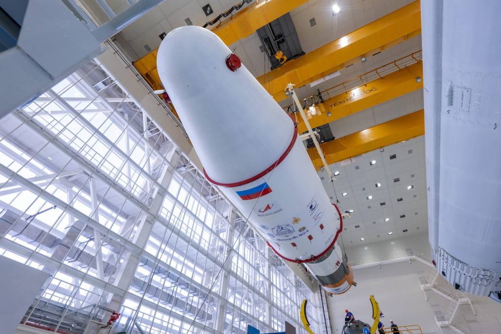 Ракета-носитель "Союз-2.1б" для запуска спутника "Метеор-М" №2-4 полностью собрана и готова для запуска