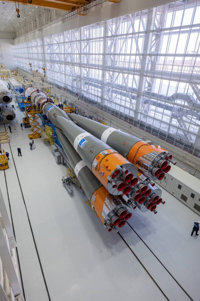 Ракета-носитель "Союз-2.1б" для запуска спутника "Метеор-М" №2-4 полностью собрана и готова для запуска