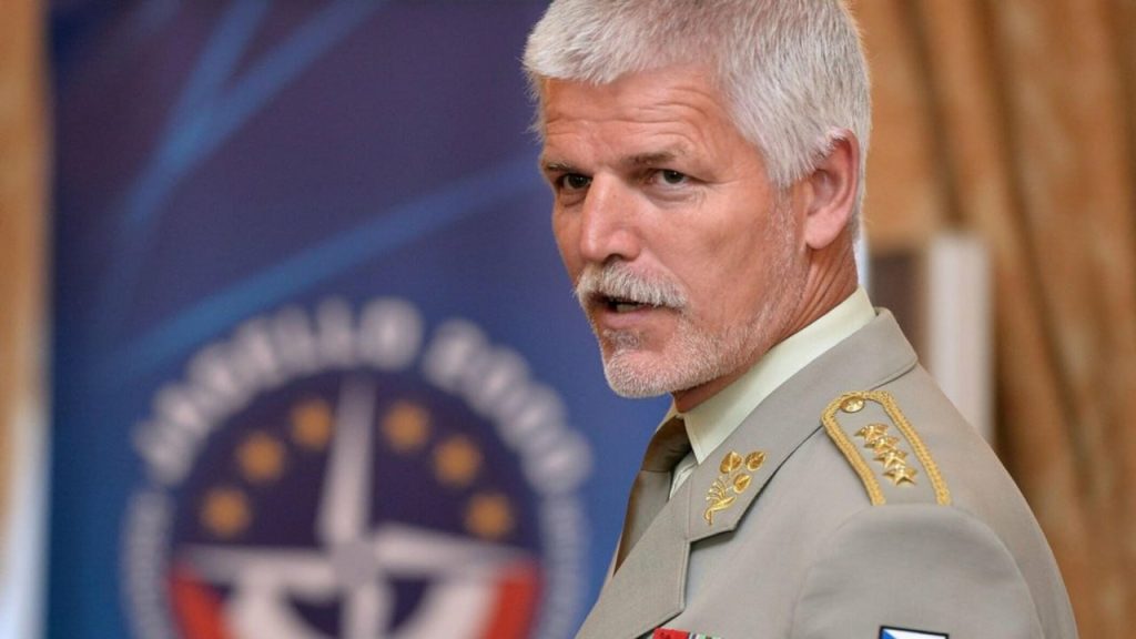 Президент Чехии разрешил 20 гражданам страны присоединиться к ВСУ
