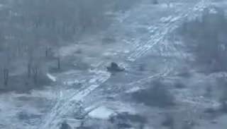 Т-64БВ - поврежден и брошен. У с. Синьковка Харьковской области