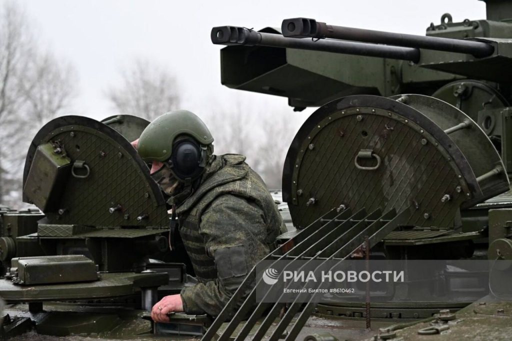 Свежо выглядящие "Терминаторы" ЦВО во время учений