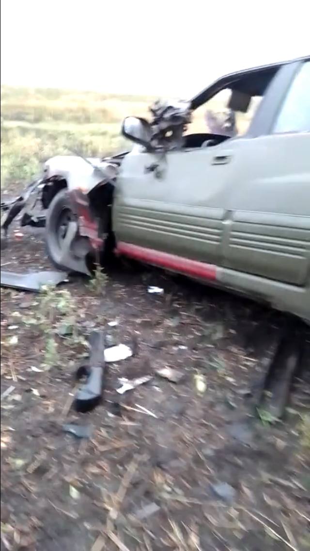 Внедорожник - уничтожен. В Харьковской (Луганской) области