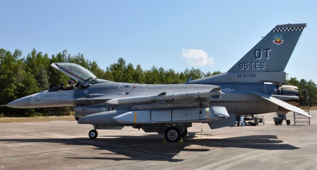 Украина получит F-16 c ракетами дальностью поражения в 300-500 км — Командующий объединенными силами ВСУ Сергей Наев