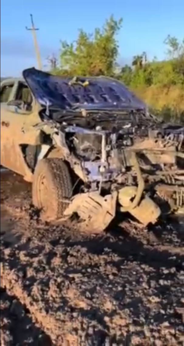 Пикап - поврежден. У с. Работино Запорожской области