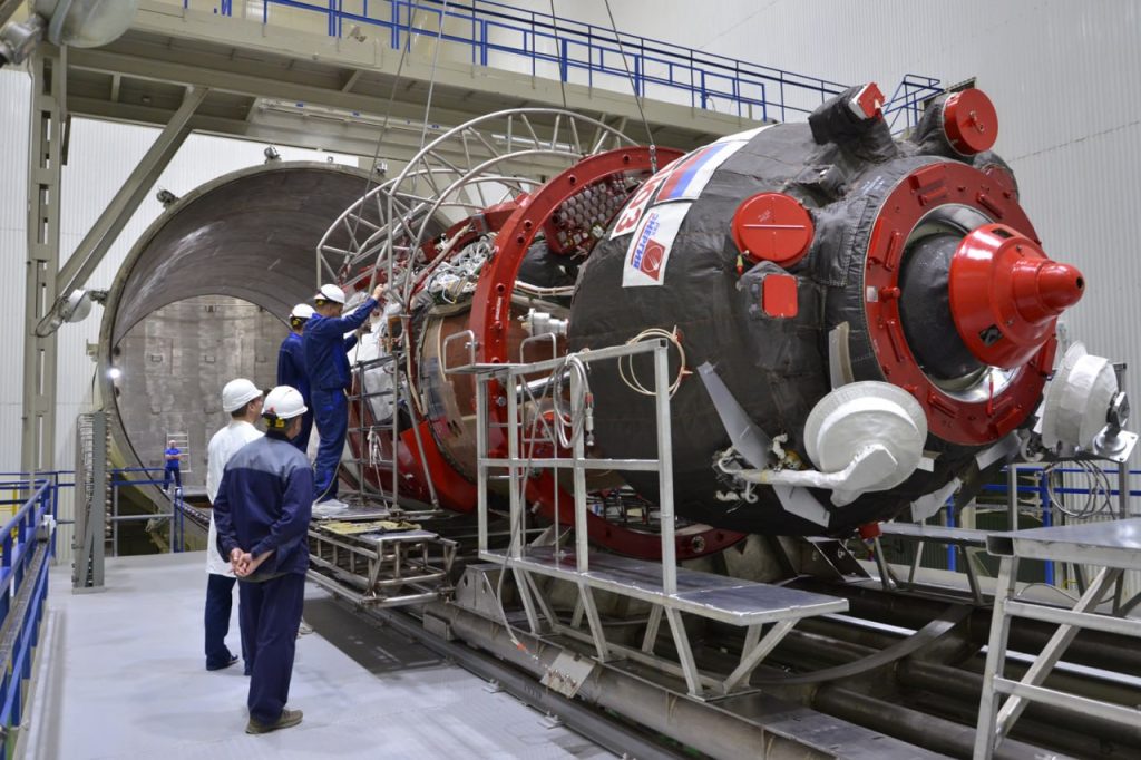 "Союз МС-25" отправлен в вакуумную камеру для испытаний самого корабля и его бортовых систем на герметичность