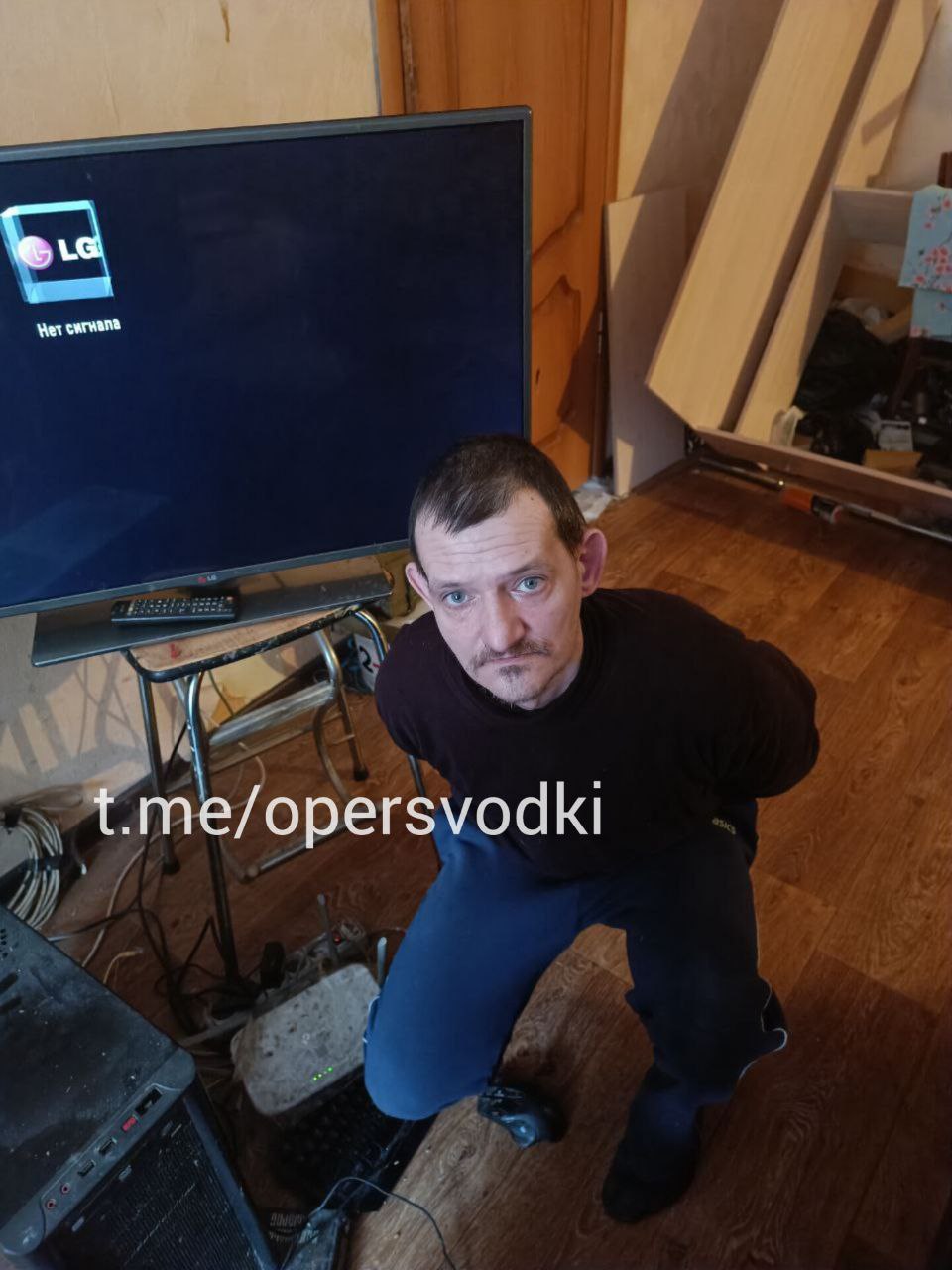 В Рязанской области силовиками задержан 42-летний местный житель Коба Олег, призывавший молодых пользователей социальных сетей к праворадикальной деятельности