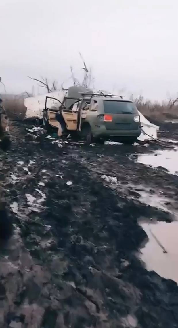 Внедорожник - уничтожен. Где-то в зоне СВО