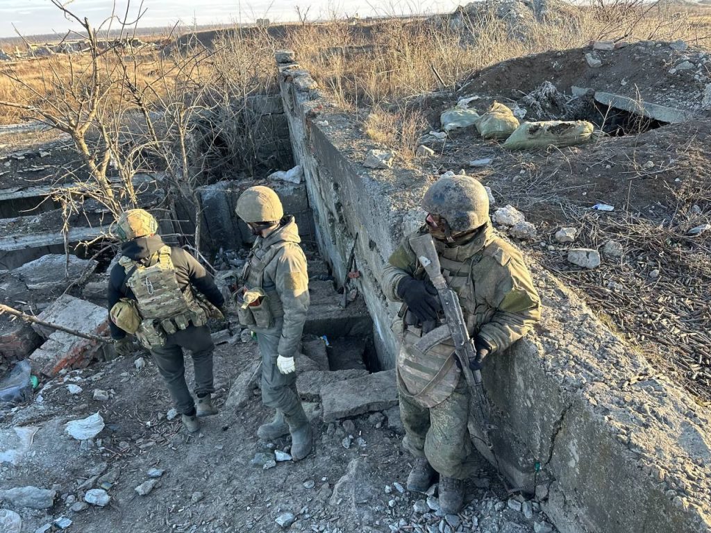 Фото с укрепрайона "Зенит", он же база ПВО, который был взят бойцами 1-й Славянской бригады 1-го АК 15 февраля