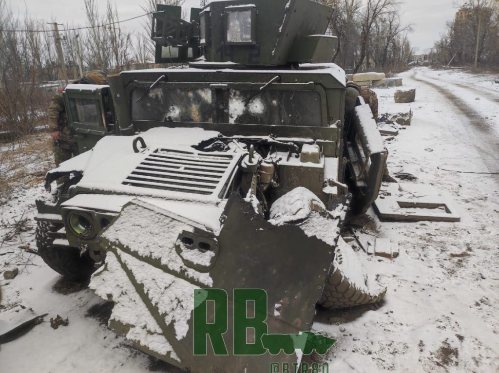 Бойцы 55 бригады группировки "🅾️" поделились своим трофеем после штурма Авдеевки