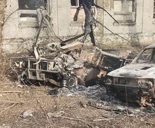 Уничтоженные украинские HMMWV, пикап и багги в Часов Яре на Бахмутском направлении