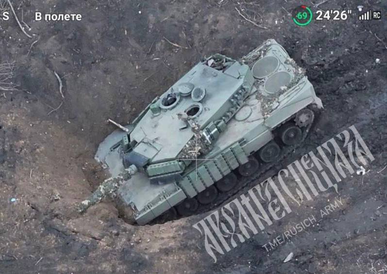 Leopard 2A4 - поврежден и брошен