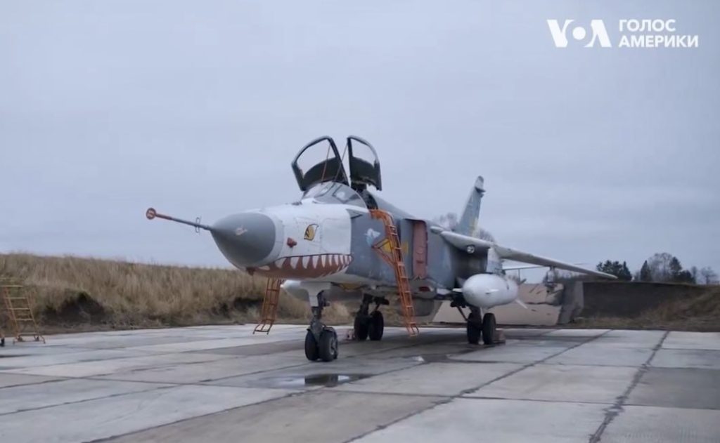 Бывший разведывательный Су-24МР ВС ВСУ, ныне модернизированный для применения западных крылатых ракет Strom Shadow и SCALP-EG