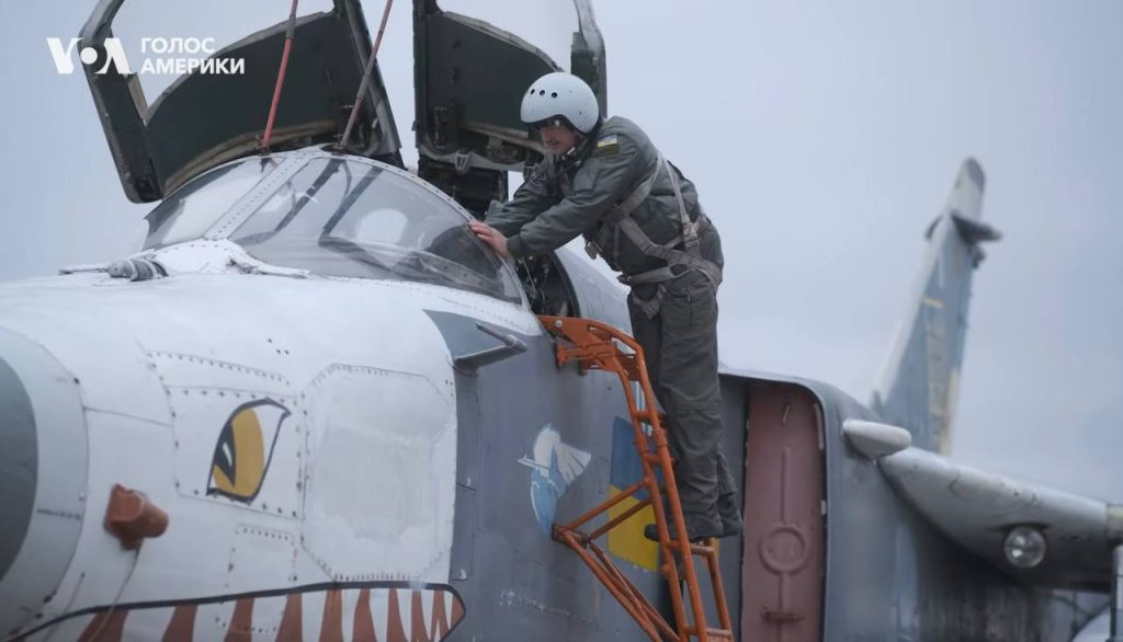 Бывший разведывательный Су-24МР ВС ВСУ, ныне модернизированный для применения западных крылатых ракет Strom Shadow и SCALP-EG