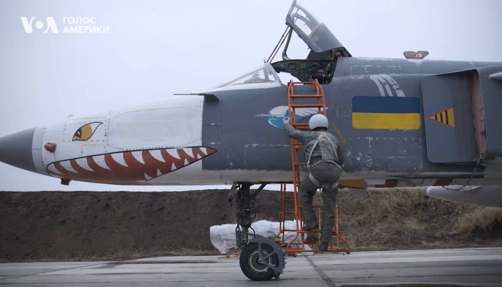Бывший разведывательный Су-24МР ВС ВСУ, ныне модернизированный для применения западных крылатых ракет Strom Shadow и SCALP-EG