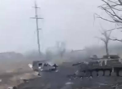 БМП-2 - уничтожена. У трассы  O0542  в  районе города Авдеевка Донецкой области