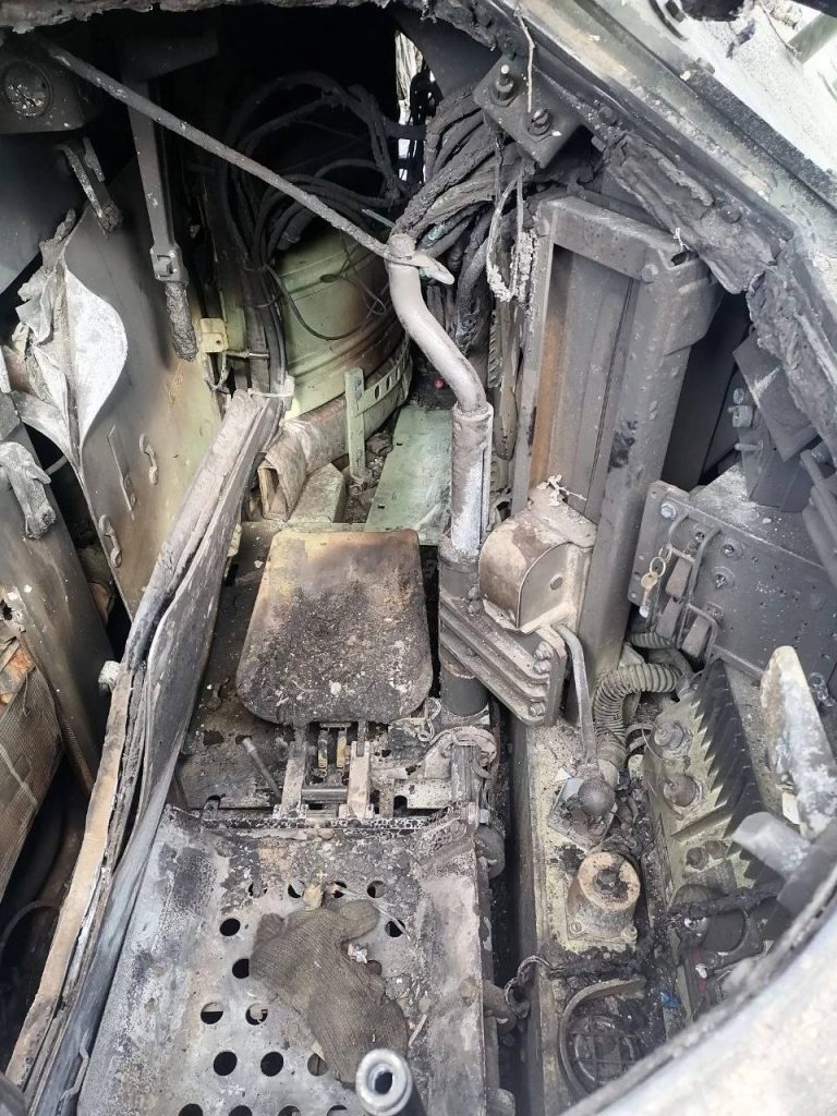 Ещё фотографии затрофееной в Авдеевке БМП M2A2 Bradley ВСУ
