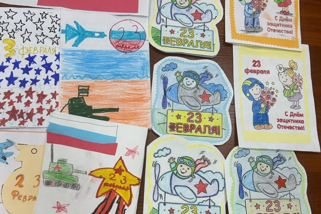 Юнармейцы Алтайского края собрали груз для бойцов СВО
