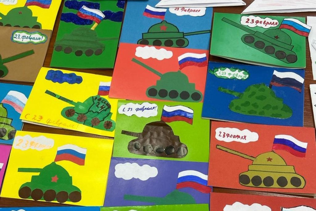 Юнармейцы Алтайского края собрали груз для бойцов СВО